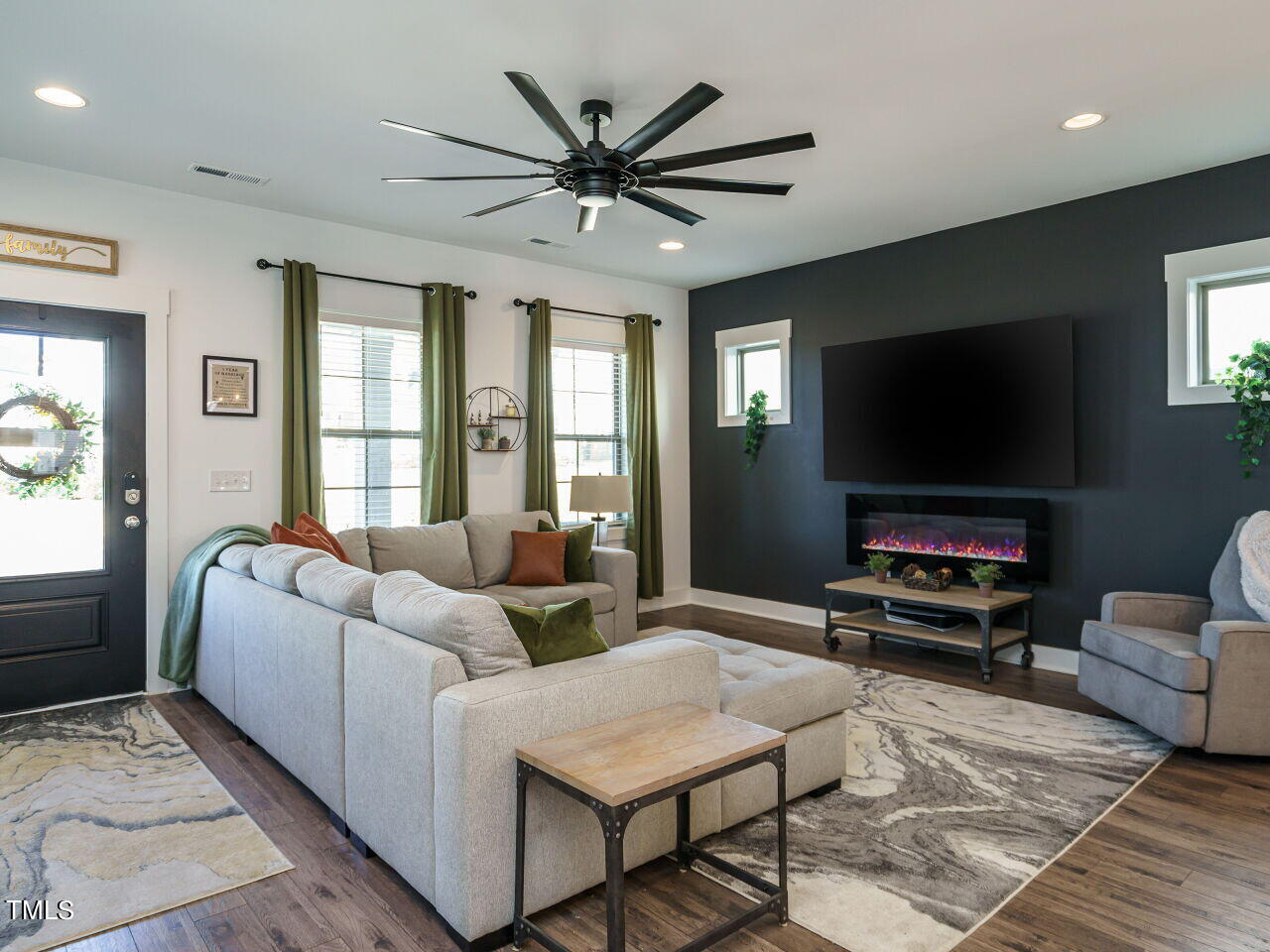 277 Daniel Ridge Road Wendell, NC 27591 - Photo 2 of 32 004-1280x960-living-room