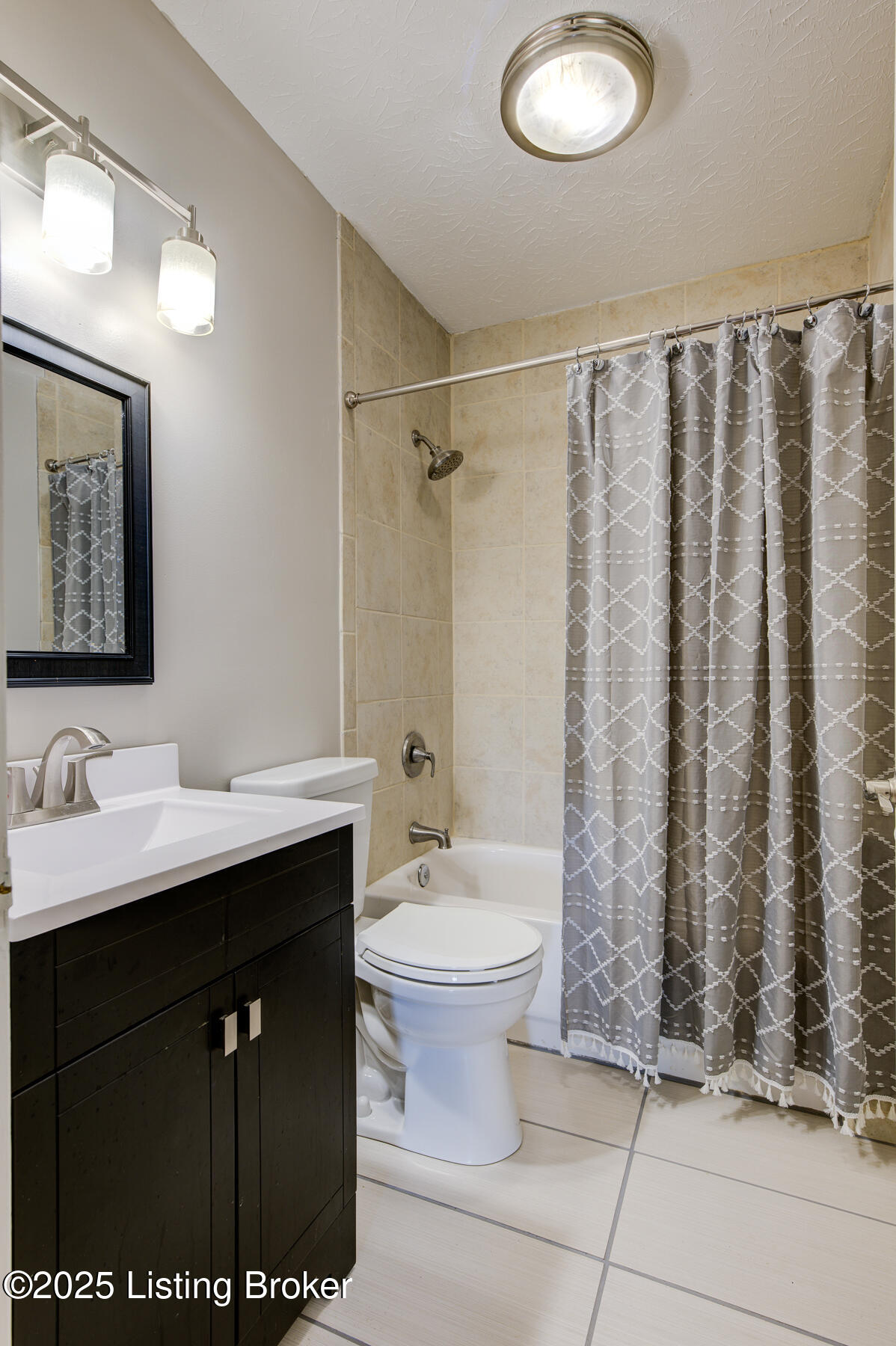 2629 Alanmede Road Louisville, KY 40205 - Photo 24 of 32 Bathroom