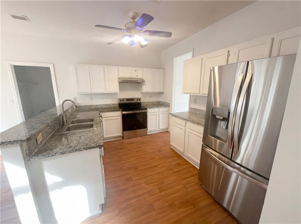 686 Watson Reef Stone Mountain, GA 30087 - Photo 2 of 27