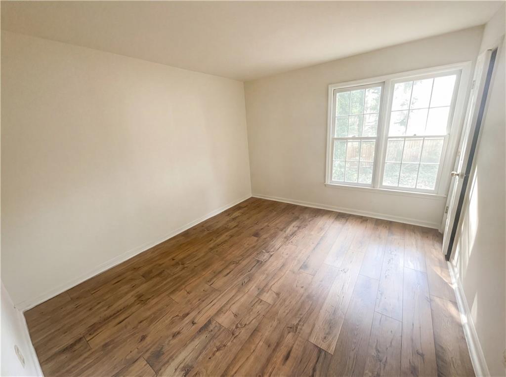 686 Watson Reef Stone Mountain, GA 30087 - Photo 4 of 27