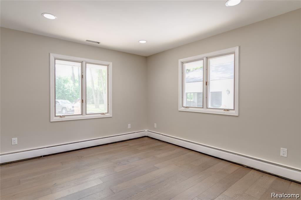 587 East Long Lake Road Bloomfield Hills, MI 48304 - Photo 10 of 27