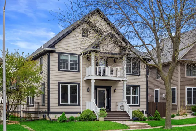 $699,900 | 1821 Vel R. Phillips Avenue, Milwaukee, WI 53212