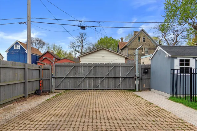 $699,900 | 1821 Vel R. Phillips Avenue, Milwaukee, WI 53212