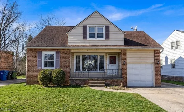 $1,900 | 5876 Wickfield Drive, Parma Heights, OH 44130