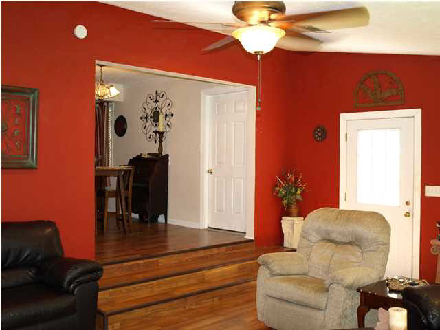 808 Dunton Road Clinton, MS 39056 - Photo 8 of 14 ANother angle of the family room.