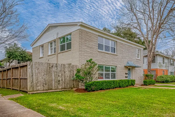 $1,650 | 4509 Larch Lane, Bellaire, TX 77401