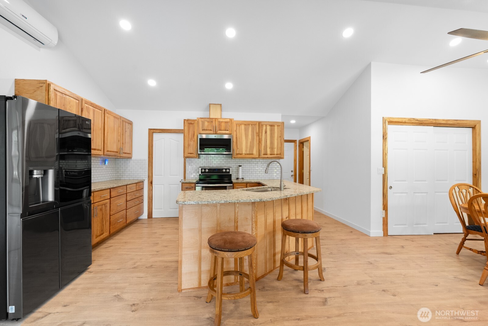 2018 Maple Valley Road Southwest Olympia, WA 98512 - Photo 4 of 40 Gallery Image 4