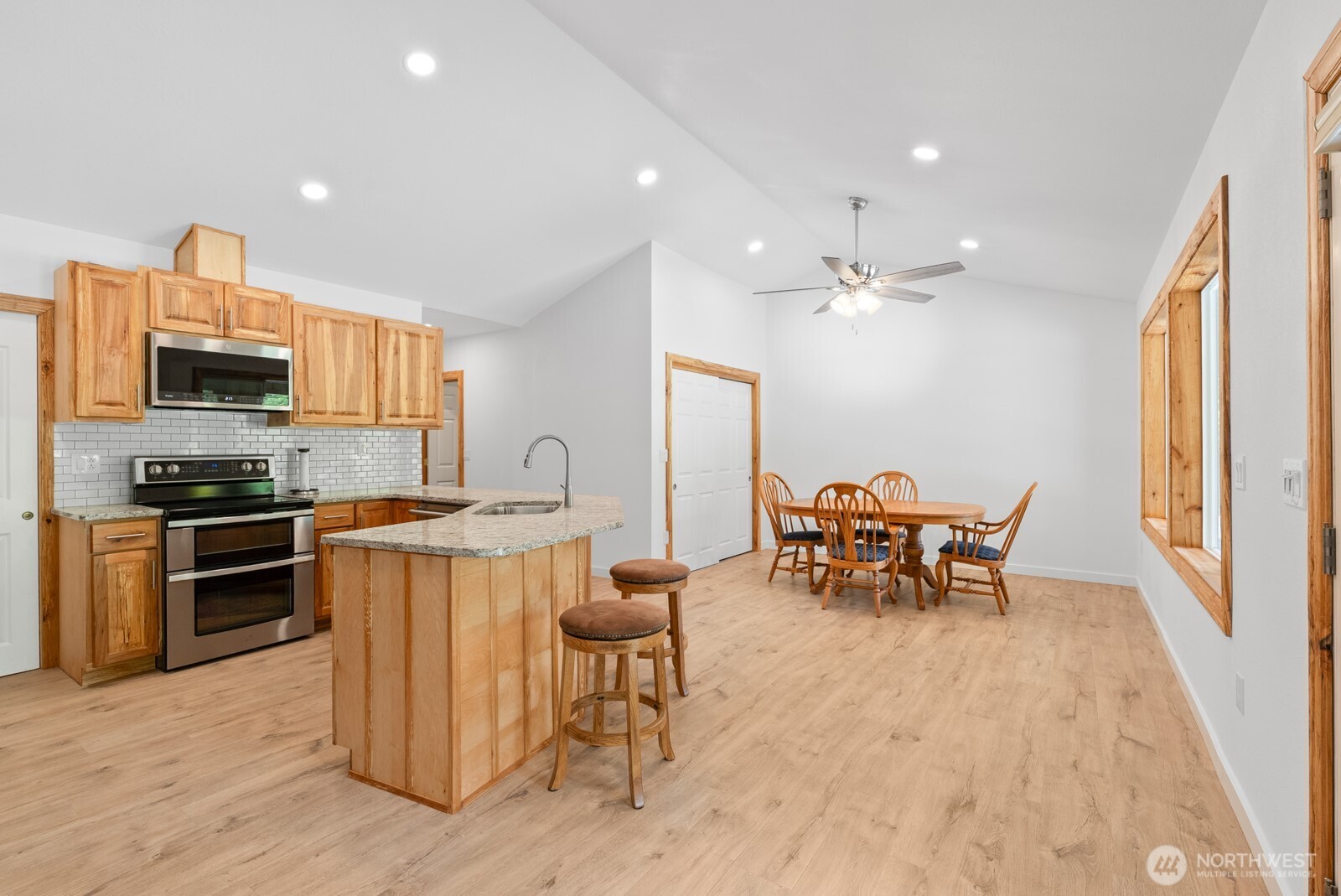 2018 Maple Valley Road Southwest Olympia, WA 98512 - Photo 5 of 40 Gallery Image 5