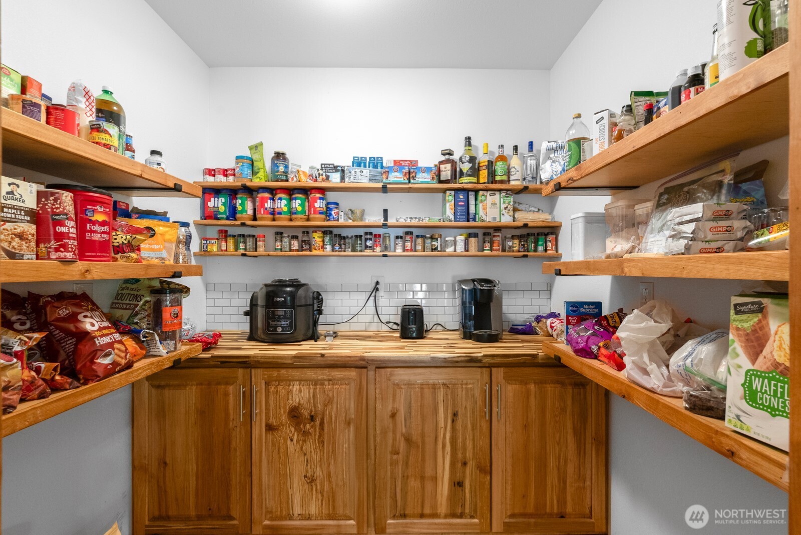 2018 Maple Valley Road Southwest Olympia, WA 98512 - Photo 10 of 40 Gallery Image 10