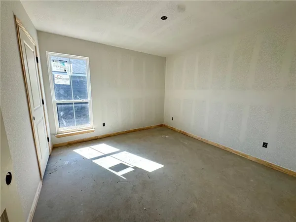 a view of empty room with window