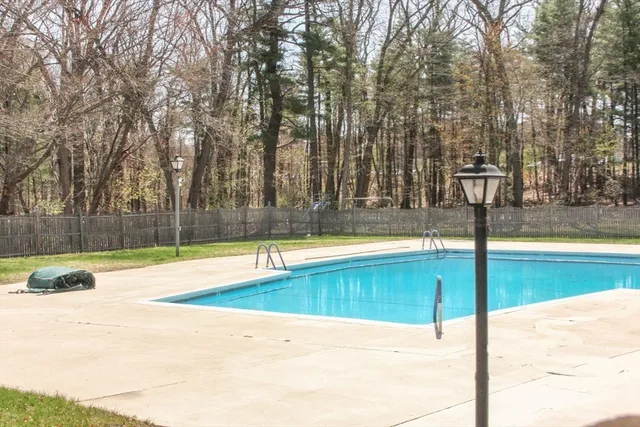 $2,200 | 50 Williamsburg Drive, Unit 50, Springfield, MA 01108