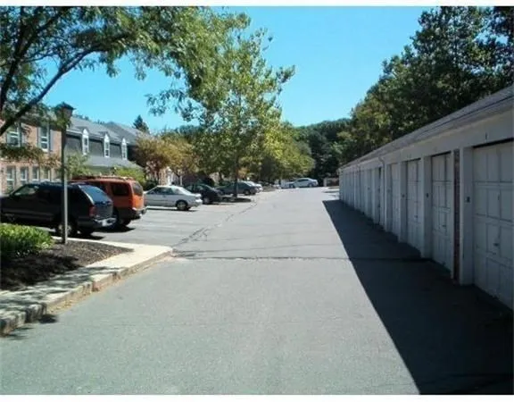 $2,200 | 50 Williamsburg Drive, Unit 50, Springfield, MA 01108