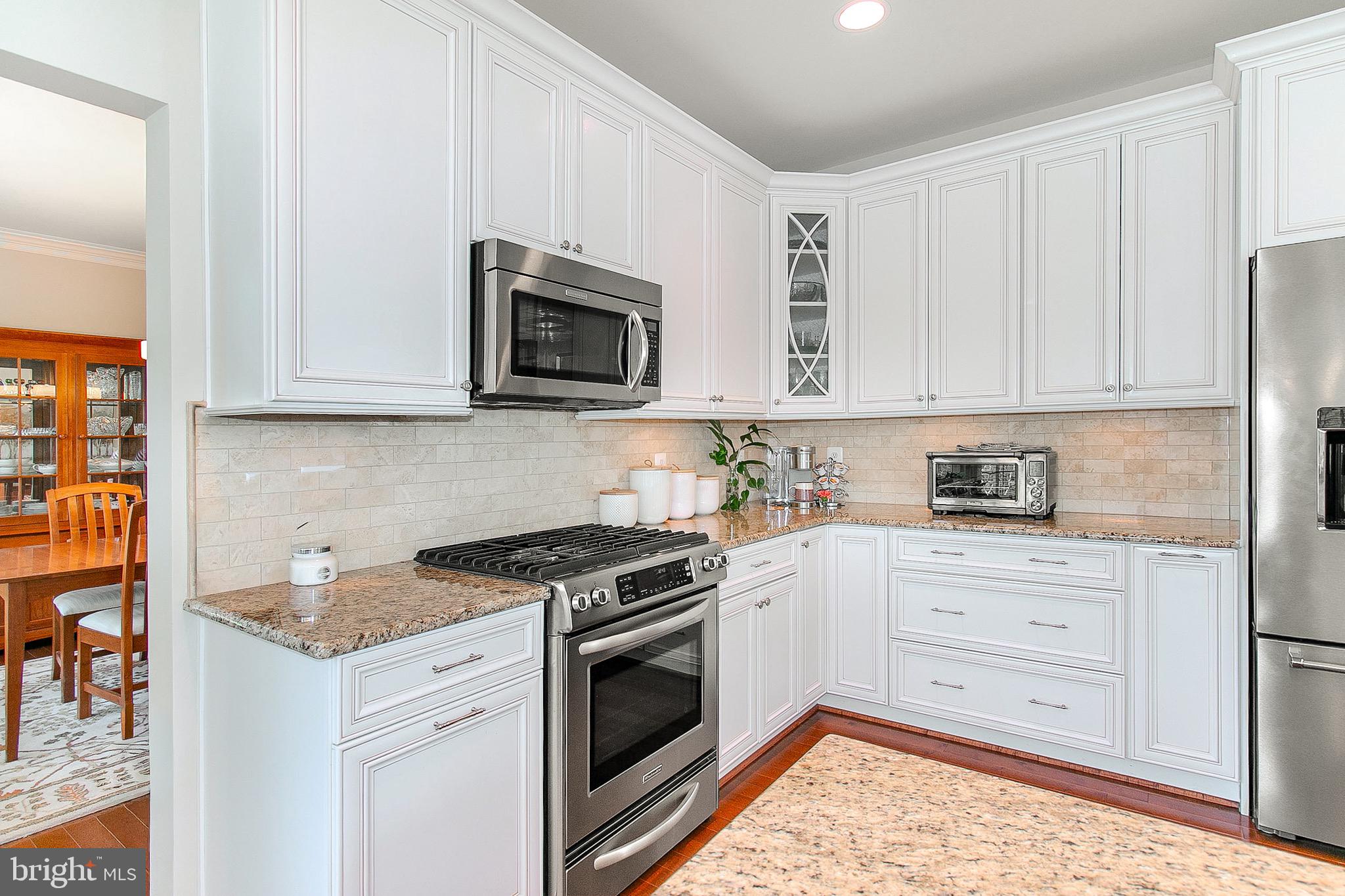 4700 Autumn Glory Way Chantilly, VA 20151 - Photo 16 of 49 SOFT-CLOSE MAPLE CABINETRY