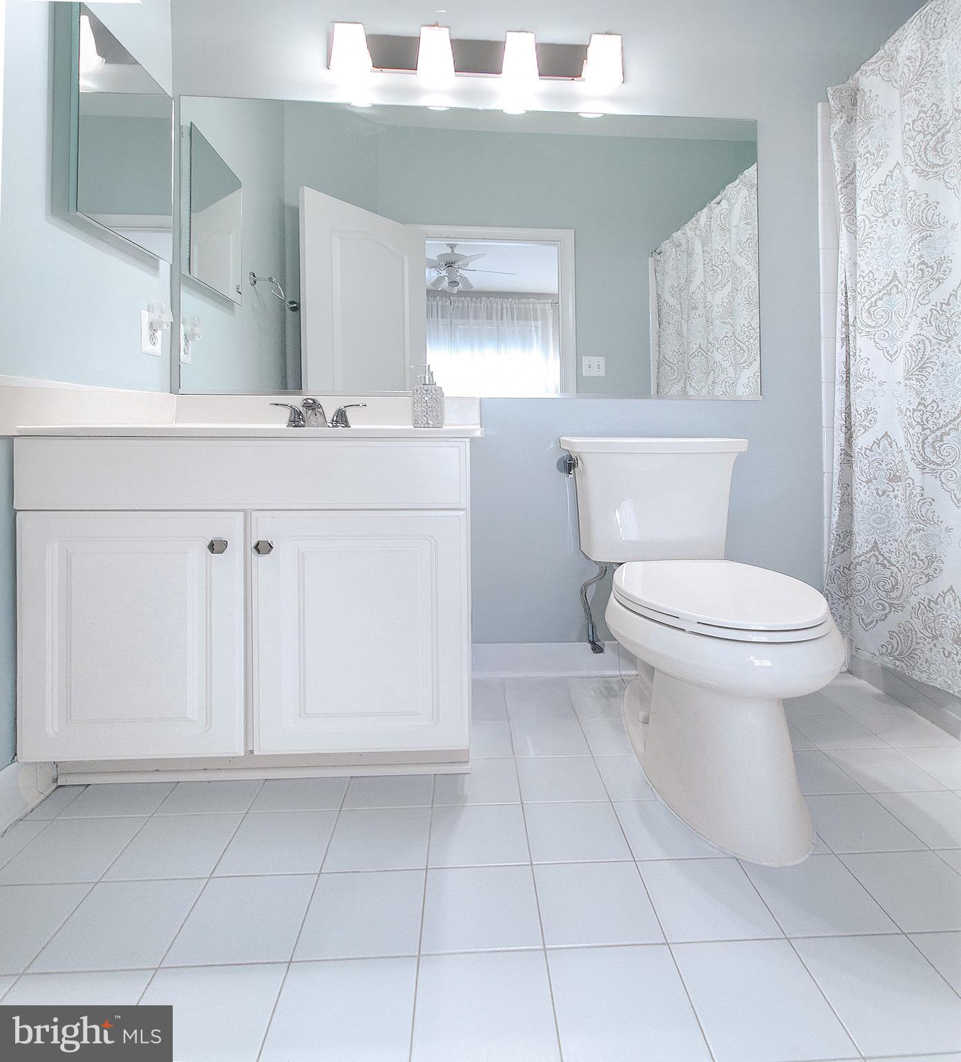 4700 Autumn Glory Way Chantilly, VA 20151 - Photo 31 of 49 BEDROOM #2 PRIVATE FULL BATH