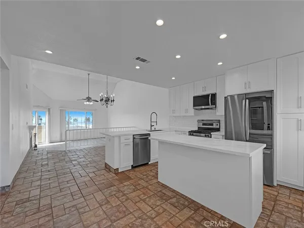 $3,495 | 630 Island View Circle, Port Hueneme, CA 93041