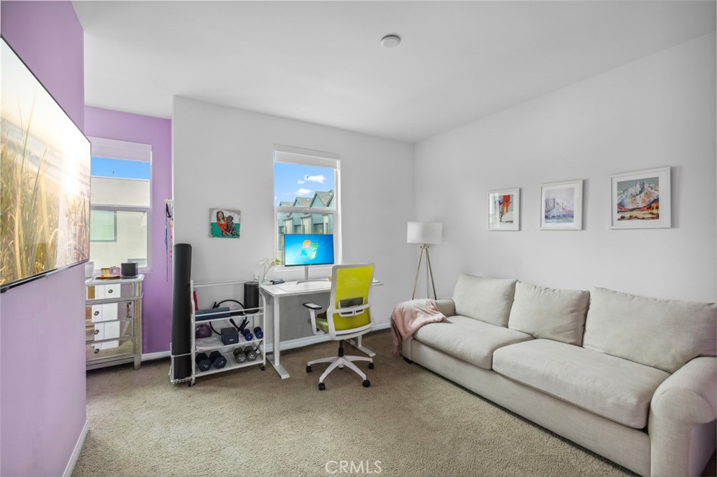 160 Keeper Irvine, CA 92618 - Photo 15 of 29 a living room with furniture and a couch