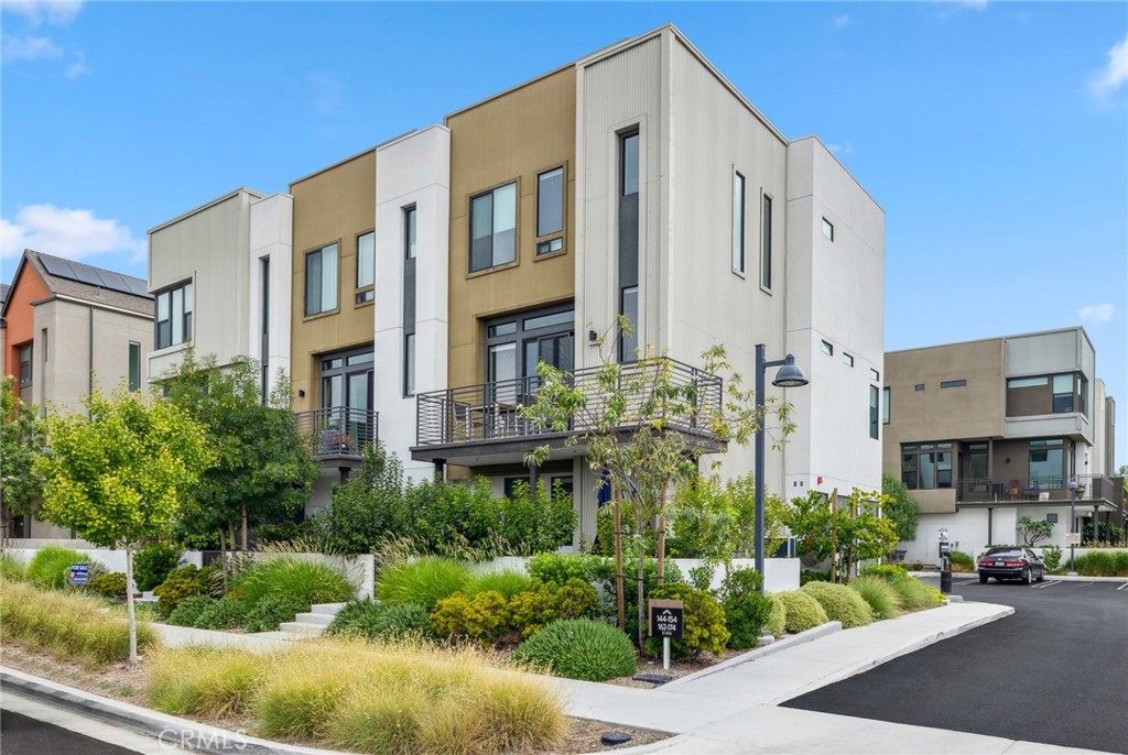160 Keeper Irvine, CA 92618 - Photo 2 of 29 a front view of a building with garden