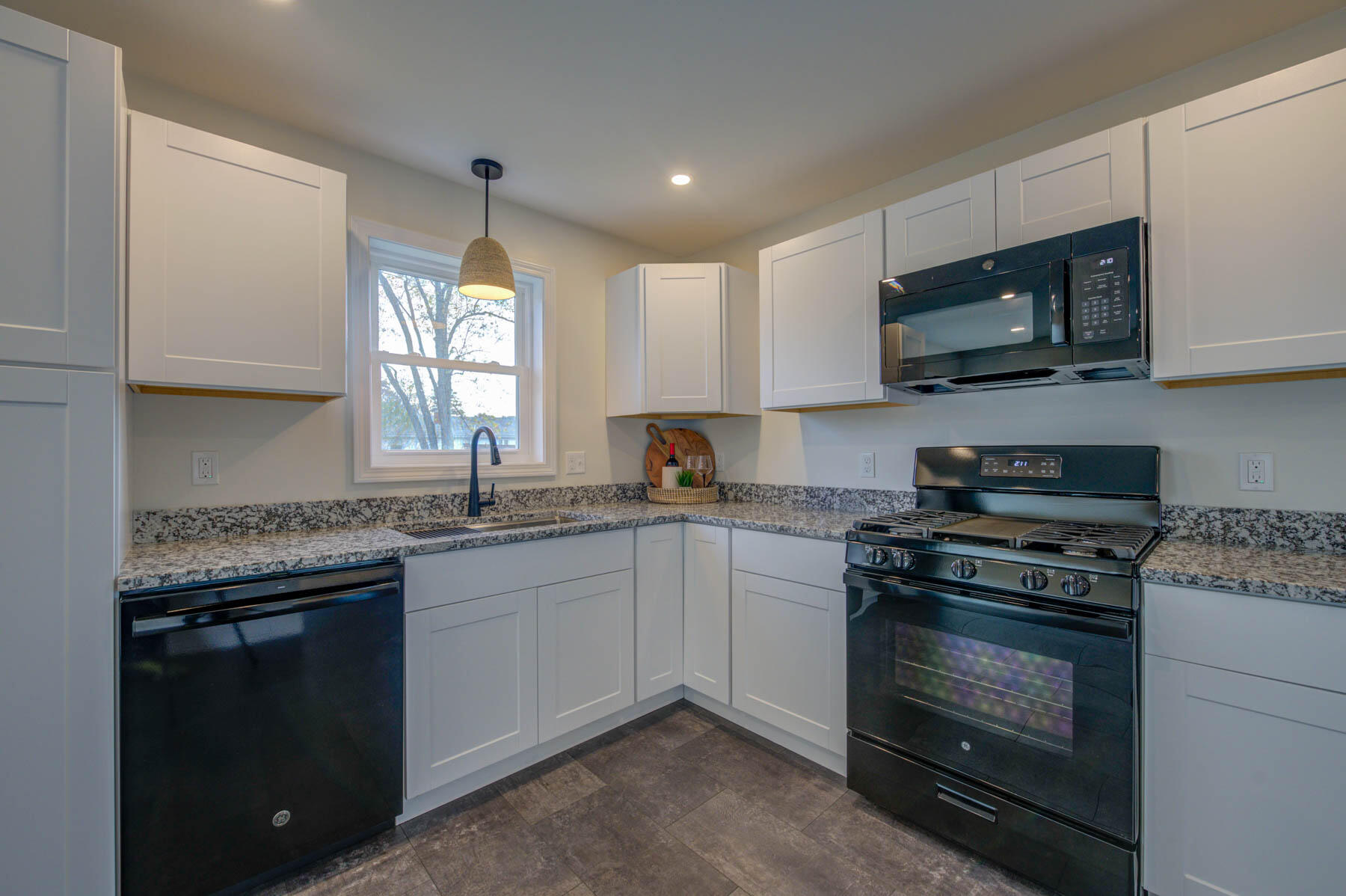 206 New Gorham Road Westbrook, ME 04092 - Photo 11 of 26 pic-10