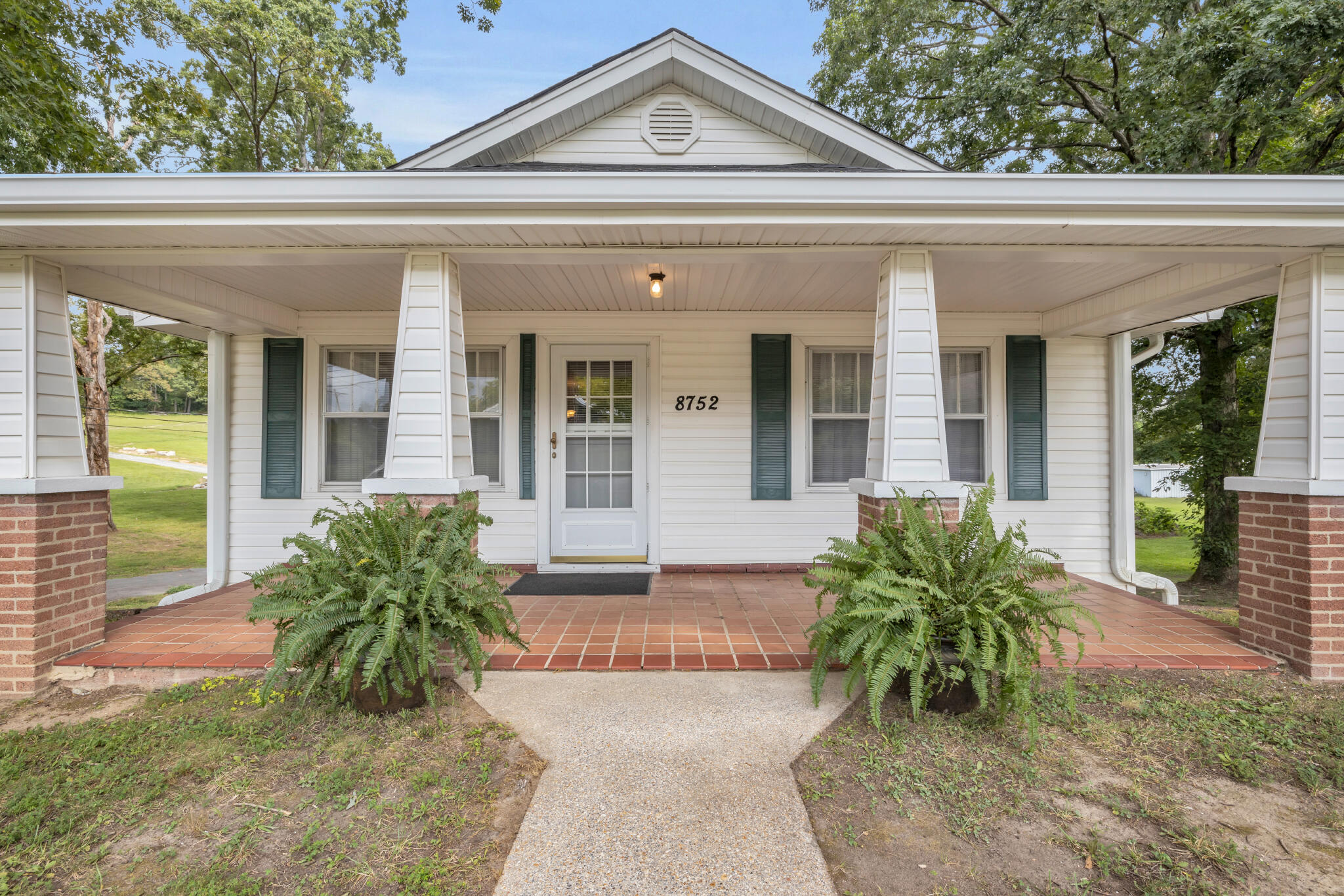 8752 Daisy Dallas Road Hixson, TN 37343 - Photo 4 of 27 4T1A0300