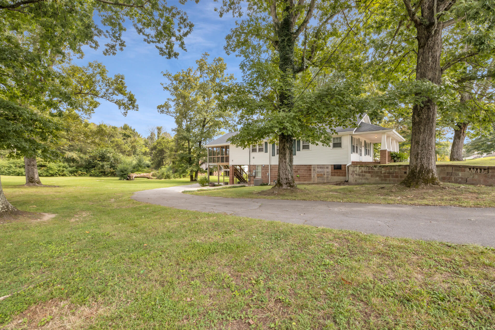 8752 Daisy Dallas Road Hixson, TN 37343 - Photo 7 of 27 4T1A0309