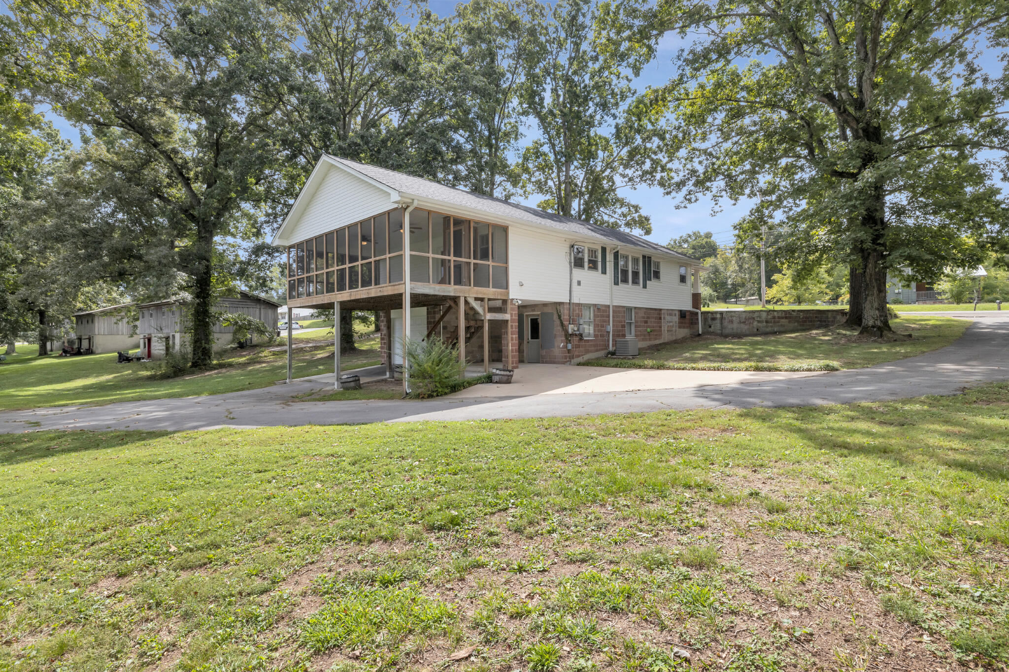 8752 Daisy Dallas Road Hixson, TN 37343 - Photo 8 of 27 4T1A0315