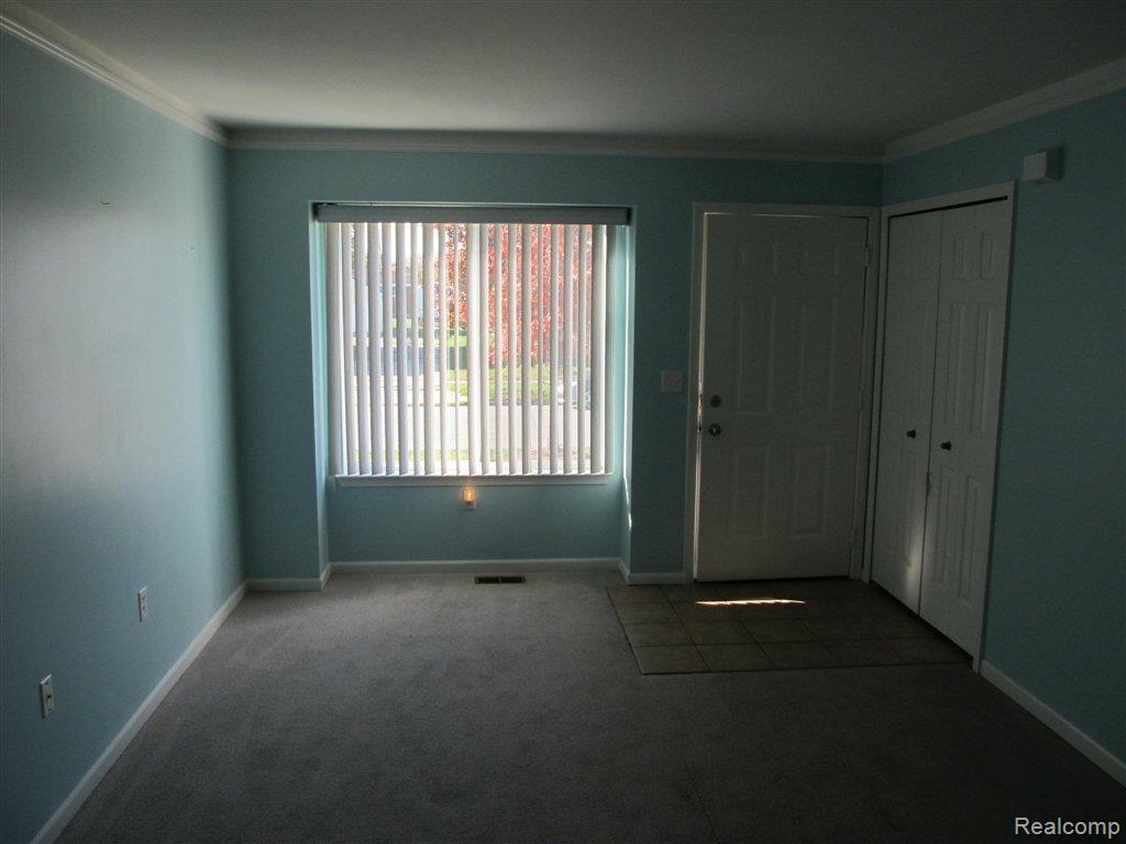 18528 Reed Street Melvindale, MI 48122 - Photo 6 of 15 Living rm.JPG