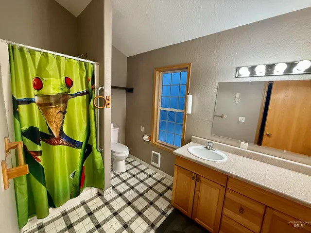 $239,000 | 417 Maple Street, Nezperce, ID 83543