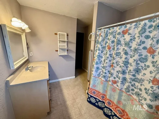 $239,000 | 417 Maple Street, Nezperce, ID 83543