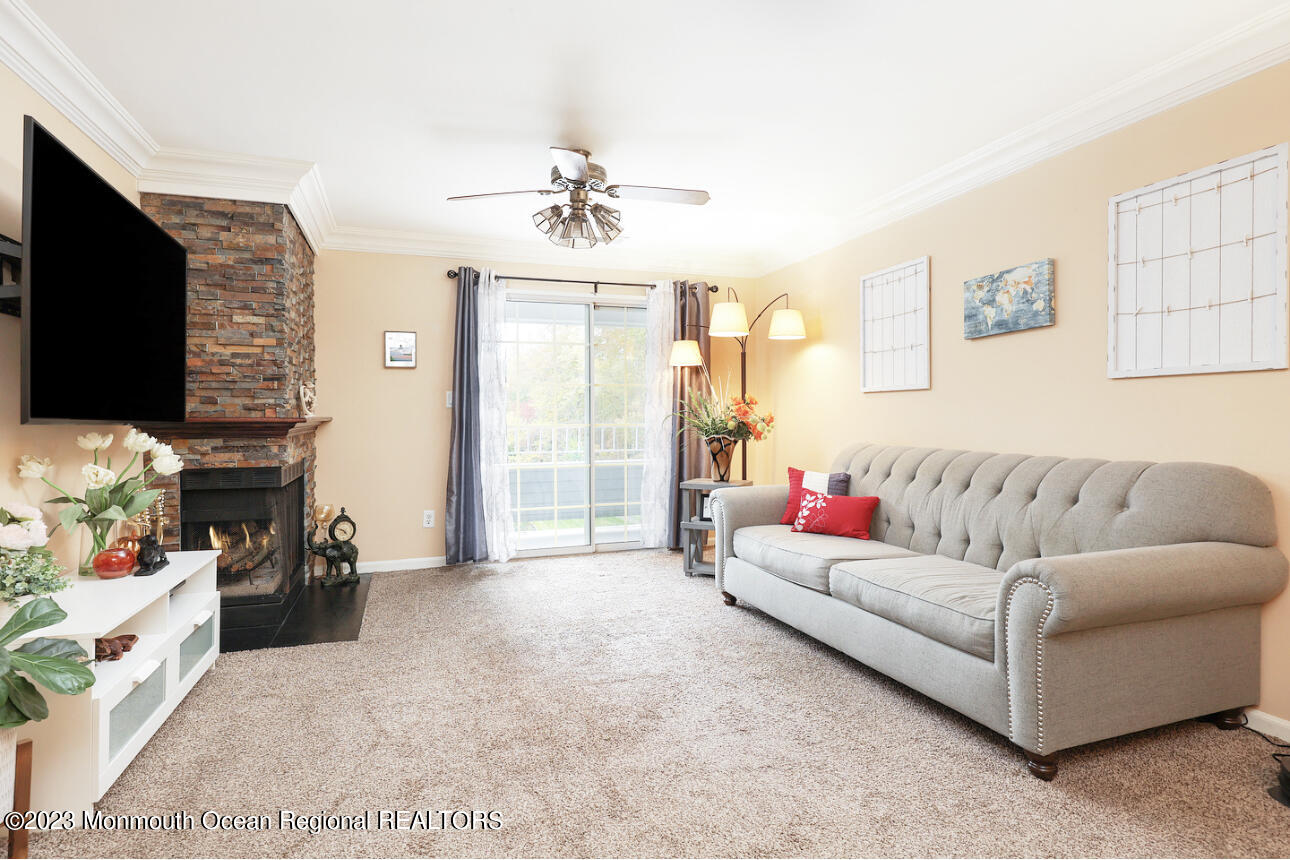 309 Raintree Court, Unit 309 Helmetta, NJ 08828 - Photo 12 of 22 LR