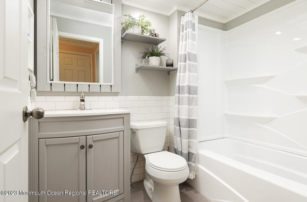 309 Raintree Court, Unit 309 Helmetta, NJ 08828 - Photo 14 of 22 Main Bath