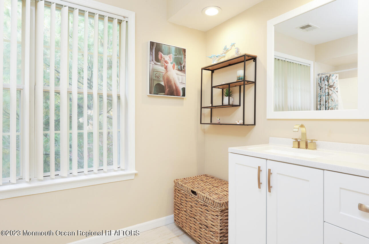 309 Raintree Court, Unit 309 Helmetta, NJ 08828 - Photo 18 of 22 Master Bath