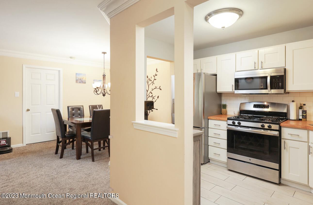 309 Raintree Court, Unit 309 Helmetta, NJ 08828 - Photo 7 of 22 Kit/DR
