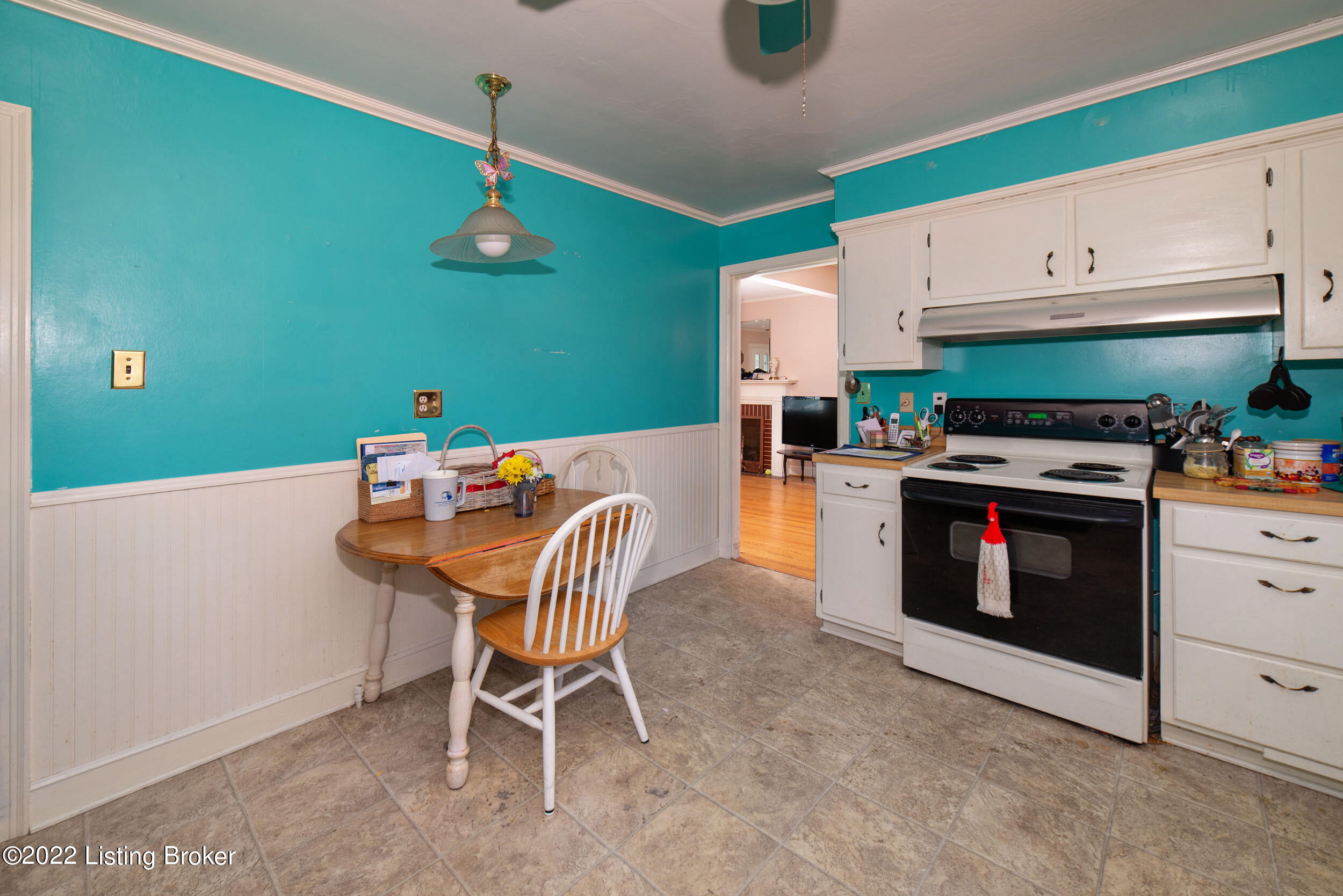 15 Sterling Road Louisville, KY 40220 - Photo 16 of 37 Eat in kitchen