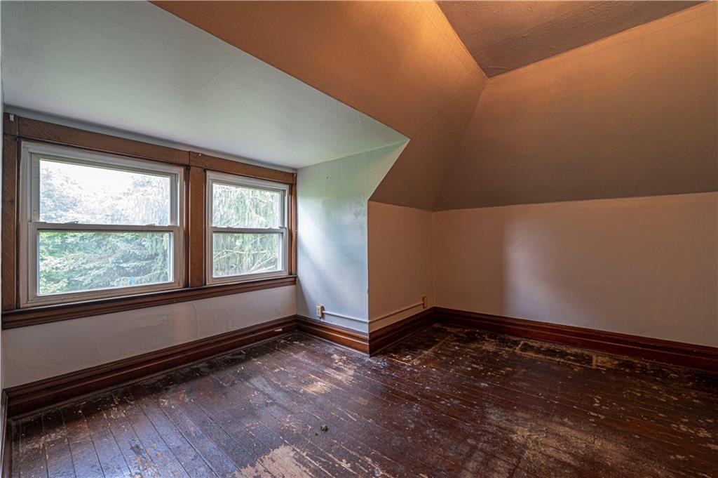 1622 Villanova Road Pittsburgh, PA 15206 - Photo 14 of 19 Gallery Image 14