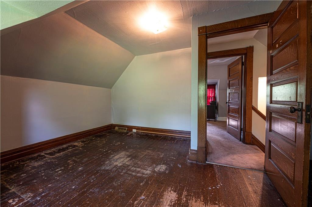 1622 Villanova Road Pittsburgh, PA 15206 - Photo 16 of 19 Gallery Image 16