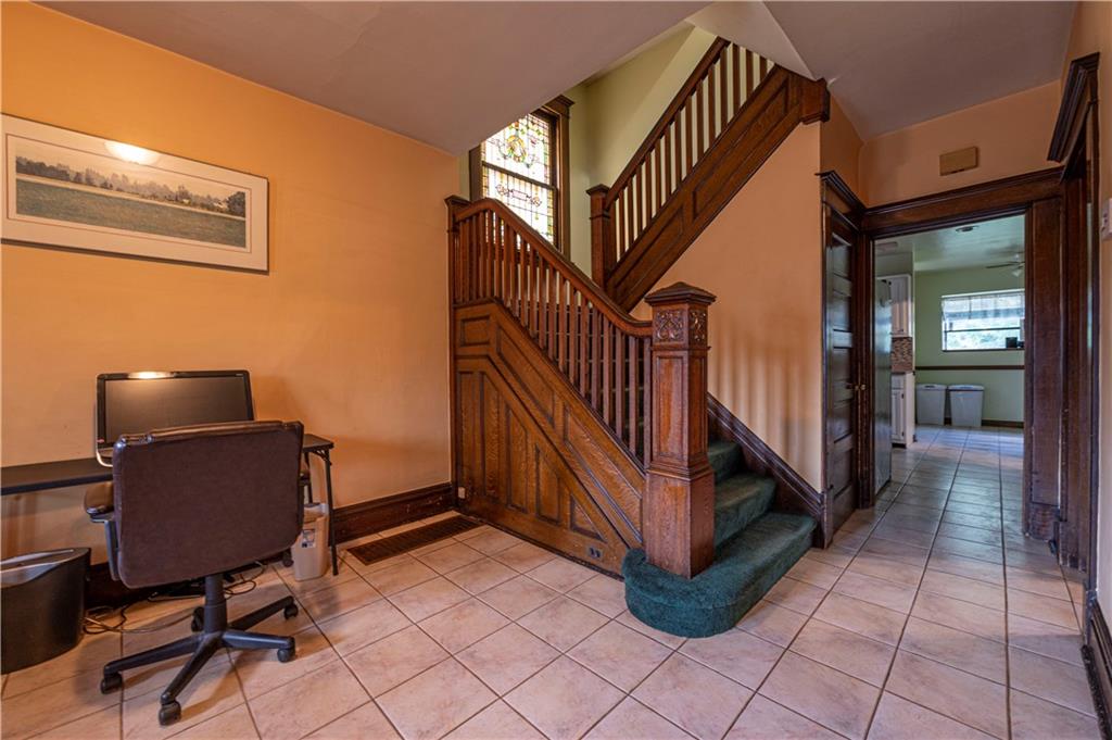 1622 Villanova Road Pittsburgh, PA 15206 - Photo 4 of 19 Gallery Image 4