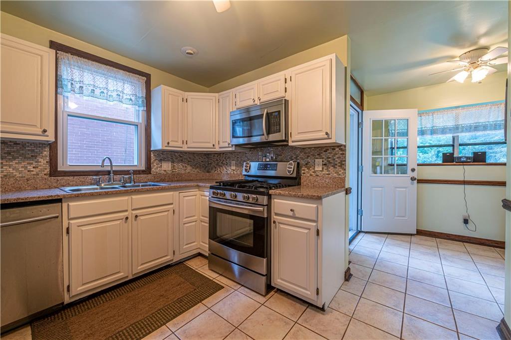 1622 Villanova Road Pittsburgh, PA 15206 - Photo 9 of 19 Gallery Image 9
