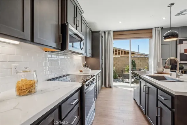 $734,466 | 6346 Moonfire Lane, Fontana, CA 92336