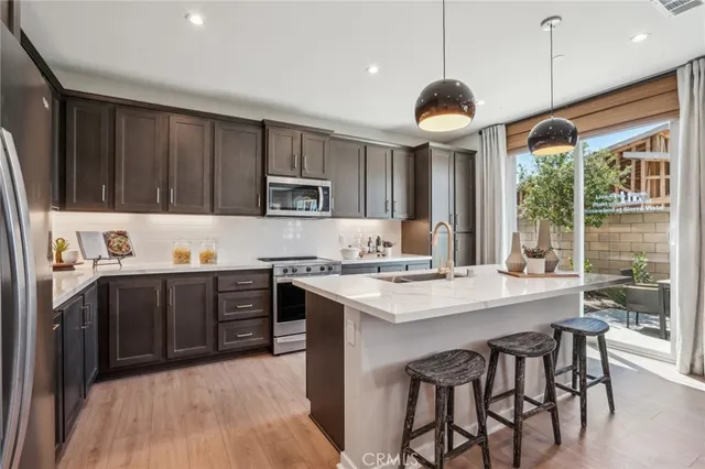 $734,466 | 6346 Moonfire Lane, Fontana, CA 92336