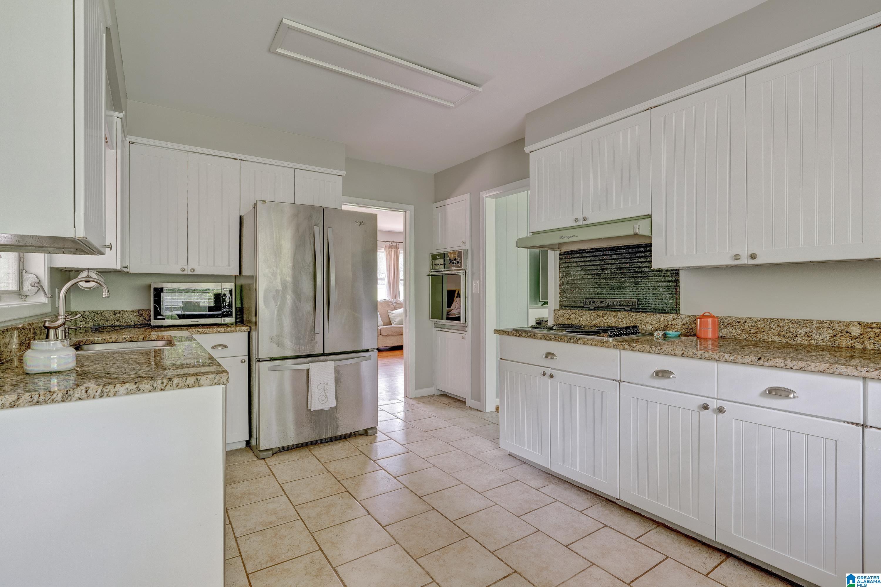 701 South Sanders Road Hoover, AL 35226 - Photo 10 of 29