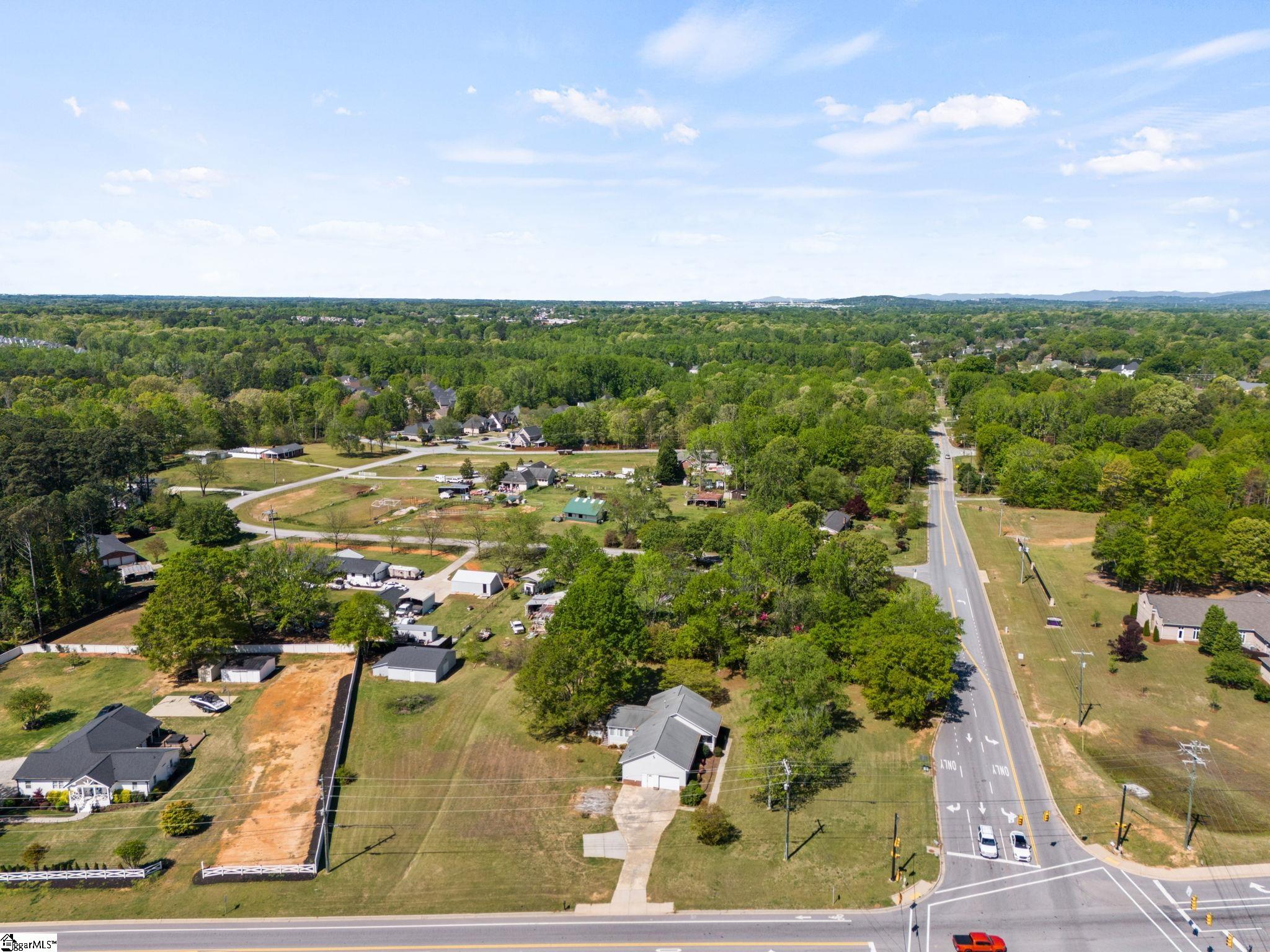 2604 Roper Mountain Road Simpsonville, SC 29681 - Photo 39 of 43