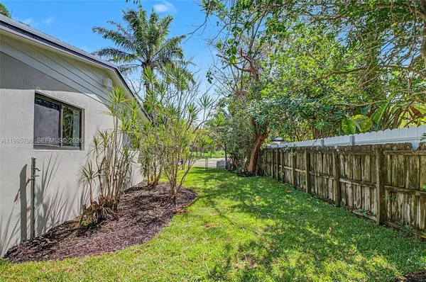 $1,285,000 | 17050 Southwest 83rd Avenue, Palmetto Bay, FL 33157