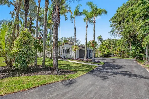 $1,285,000 | 17050 Southwest 83rd Avenue, Palmetto Bay, FL 33157