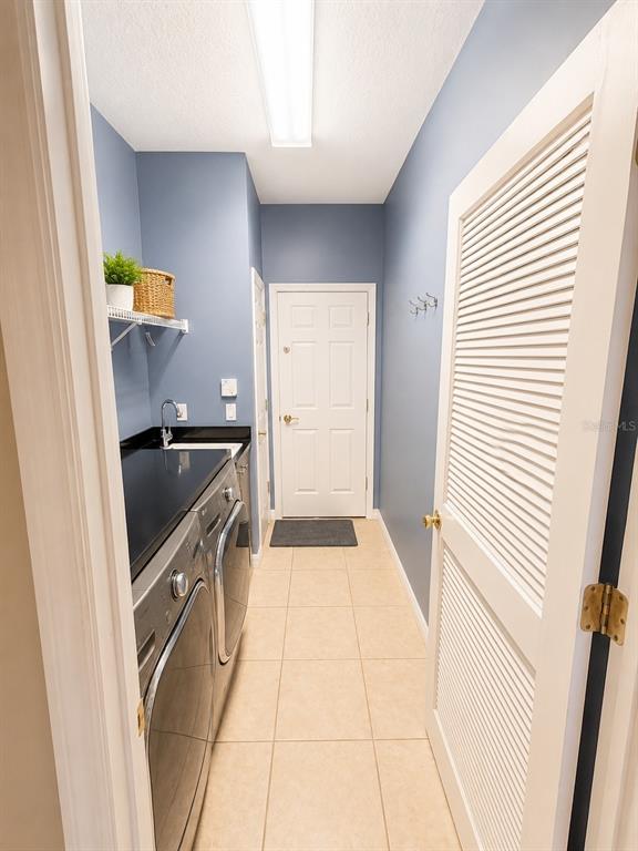 6828 Honeysuckle Trail Lakewood Ranch, FL 34202 - Photo 23 of 25