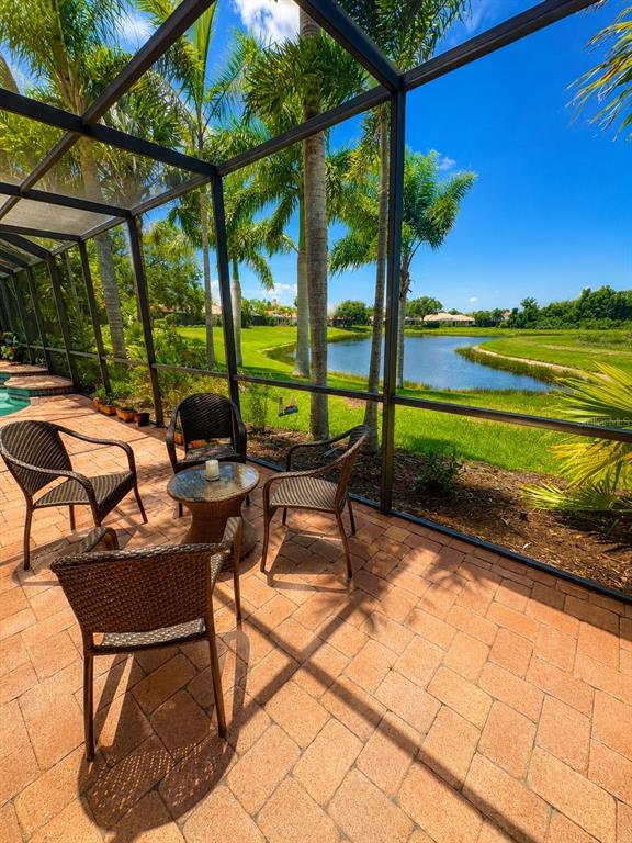 6828 Honeysuckle Trail Lakewood Ranch, FL 34202 - Photo 6 of 25