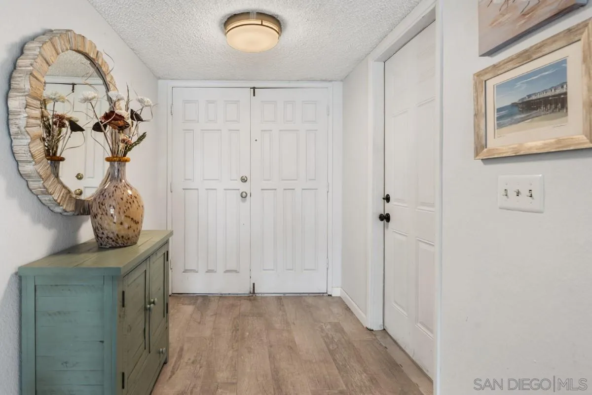 10952 Avenida Roberta Spring Valley, CA 91978 - Photo 5 of 35 a view of a interior in the house
