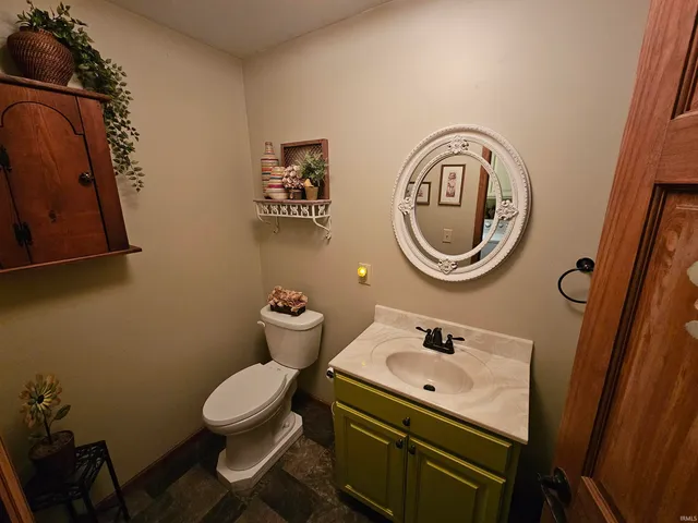 $335,000 | 501 Monticello Drive, Vincennes, IN 47591