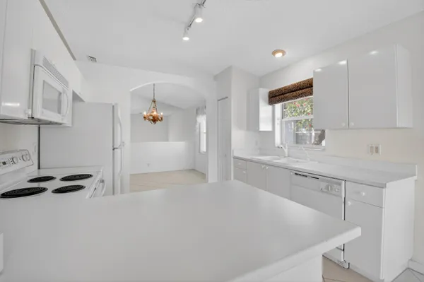 $325,000 | 7978 Laina Lane, Unit 3, Boynton Beach, FL 33437