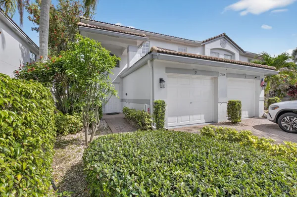 $325,000 | 7978 Laina Lane, Unit 3, Boynton Beach, FL 33437