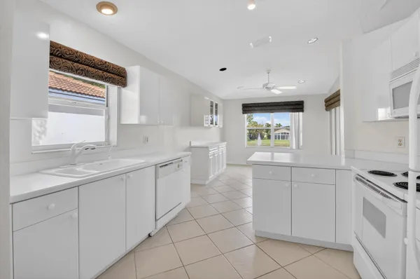 $325,000 | 7978 Laina Lane, Unit 3, Boynton Beach, FL 33437